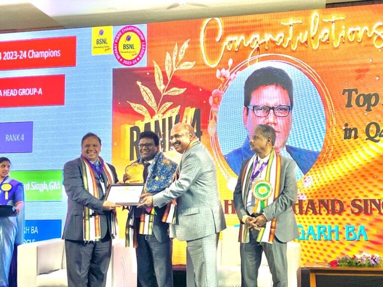 उत्कृष्ट कार्यों के लिए एमसी सिंह को किया सम्मानित