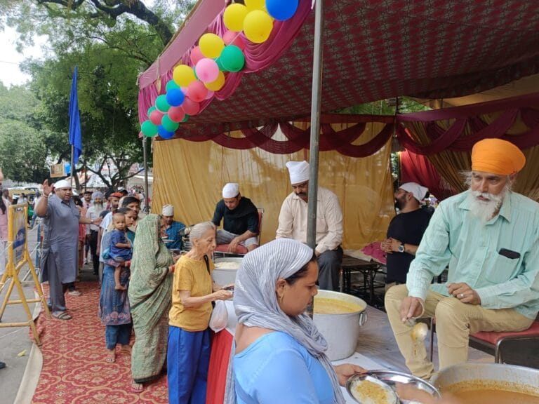 45वां लखदाता पीर भंडारा शास्त्री मार्केट में आयोजित