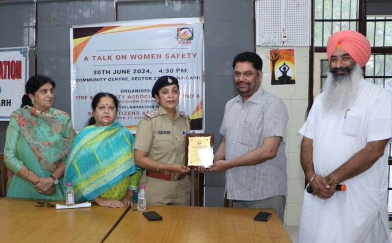 बच्चों को उनकी परवरिश के दौरान महिलाओं के प्रति सभ्य व्यवहार सिखाना चाहिए, ताकि वे दूसरों की मां,बहनों का अपनी मां और बहन की तरह सम्मान करें: जसजोत सिंह अलमस्त