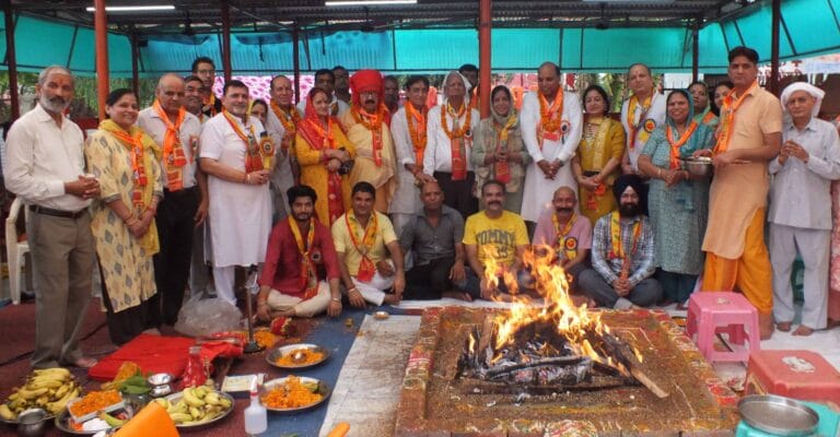 श्री महावीर मुनि मंदिर में ब्रह्मलीन मुनि गौरवानंद गिरि जी महाराज की 37वीं पुण्य बरसी समारोह विधि विधान के साथ संपंन