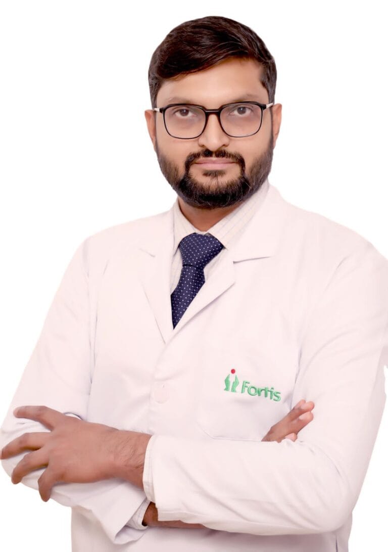 प्लास्टिक सर्जरी आजकल लोगों में आत्मविश्वास बहाल करने में मदद करती हैः फोर्टिस प्लास्टिक सर्जन