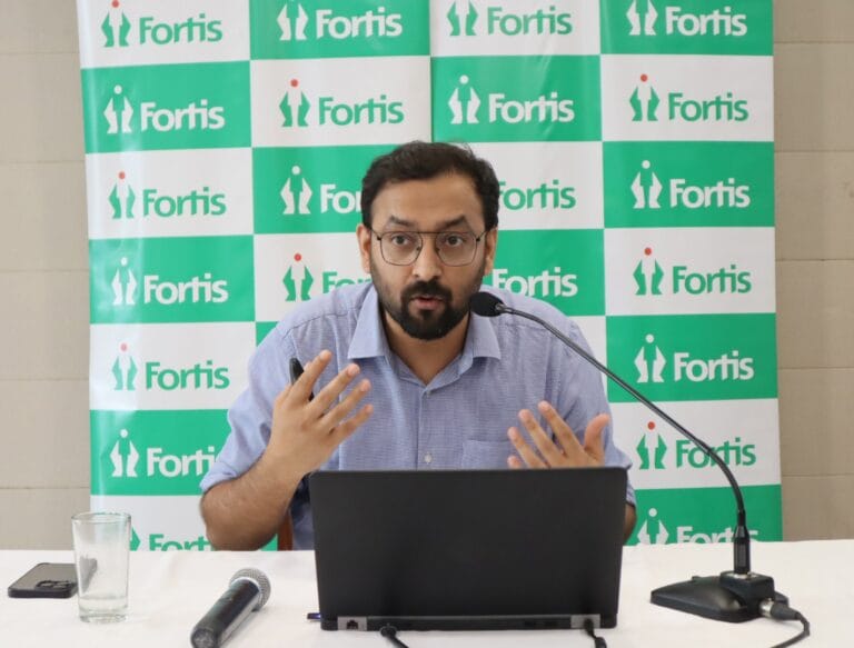 फोर्टिस मोहाली के डॉक्टरों ने वॉटर वेपर थेरेपी के माध्यम से जटिल प्रोस्टेट समस्याओं से पीड़ित 73 वर्षीय व्यक्ति का किया इलाज