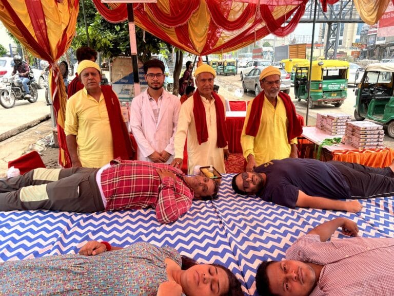 रक्तदान शिविर में 33 रक्तदाताओं ने किया रक्तदान