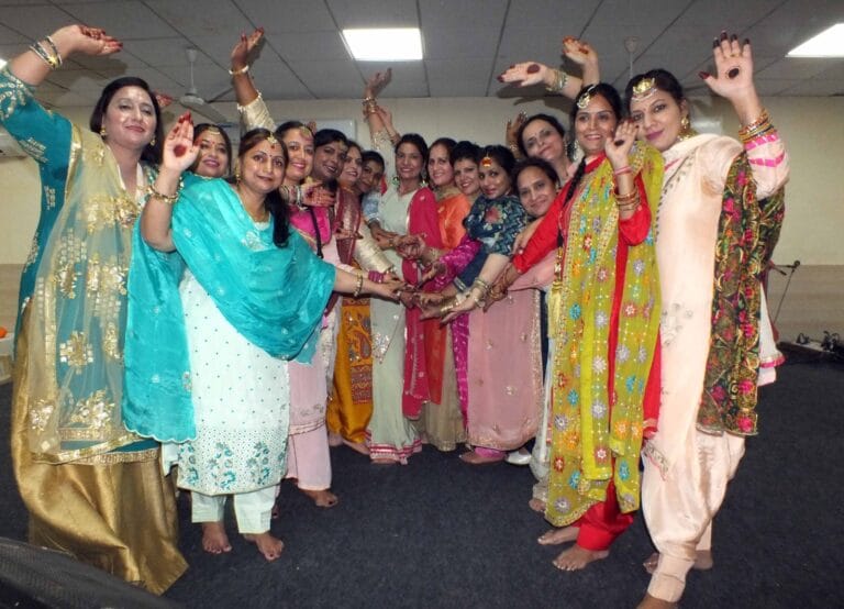 भारत विकास परिषद-2 की नई कार्यकारिणी घोषणा के साथ मनाई गई तीज