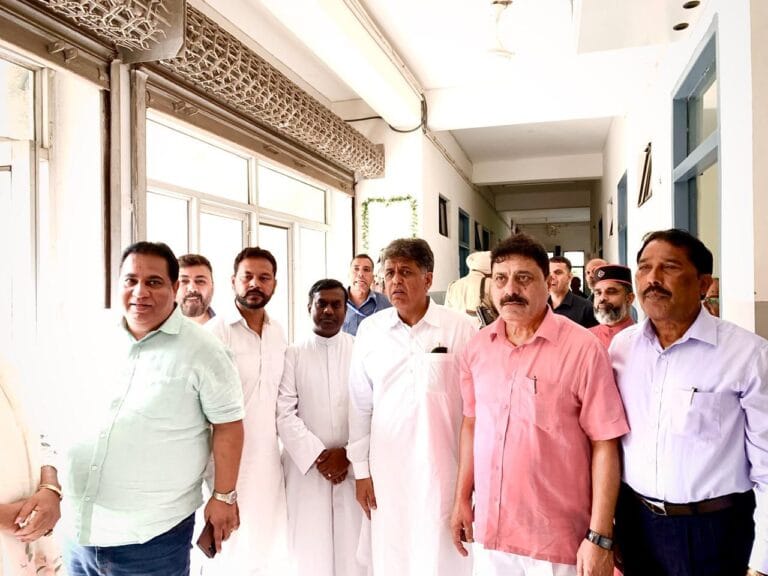 ईसाई समुदाय ने सांसद मनीष तिवारी को किया सम्मानित