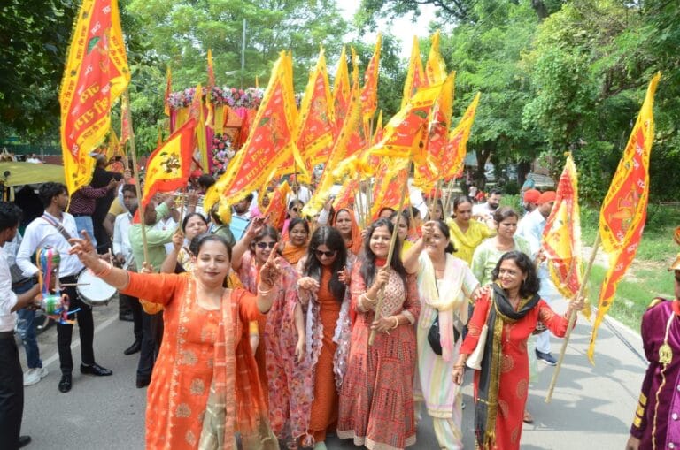 श्री बाला जी सेवा मंडल चंडीगढ़ ने शहर में निकाली शोभायात्रा