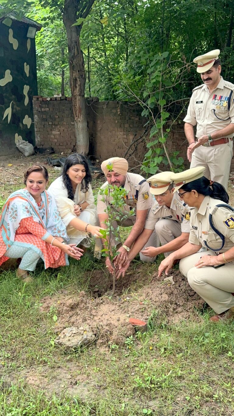 सीआरपीएफ स्टेशन चंडीगढ़ में 20 से अधिक प्रजातियों के 120 पेड़ लगाए