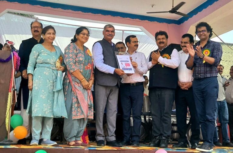 ज्वालामुखी में 3000 छात्रों ने ‘मेरे शहर के 100 रतन’ स्कॉलरशिप का टेस्ट दिया