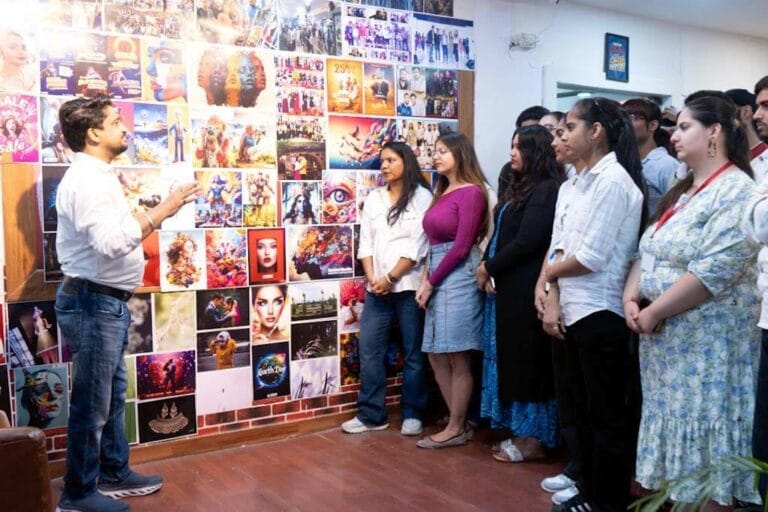 छात्रों की एनुअल फोटोग्राफी एग्जीबिशन में 200 तस्वीरें प्रदर्शित की गई