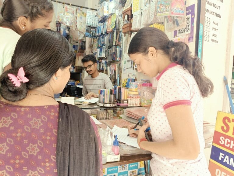 एसडी आदर्श फाउंडेशन ने बुड़ैल में किया सर्वे, शिक्षा के महत्व के बारे में लोगों को किया गया जागरुक
