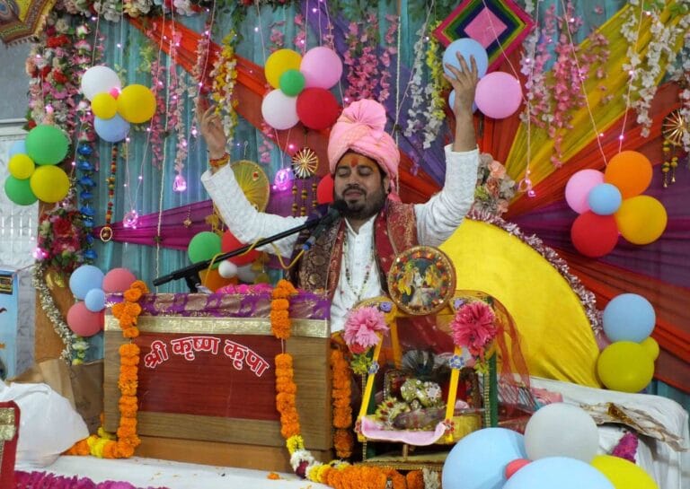 पितरों का श्राद्ध करने वाले व्यक्ति को इच्छित फल की प्राप्ति होती है : कथा व्यास सुरेश शास्त्री