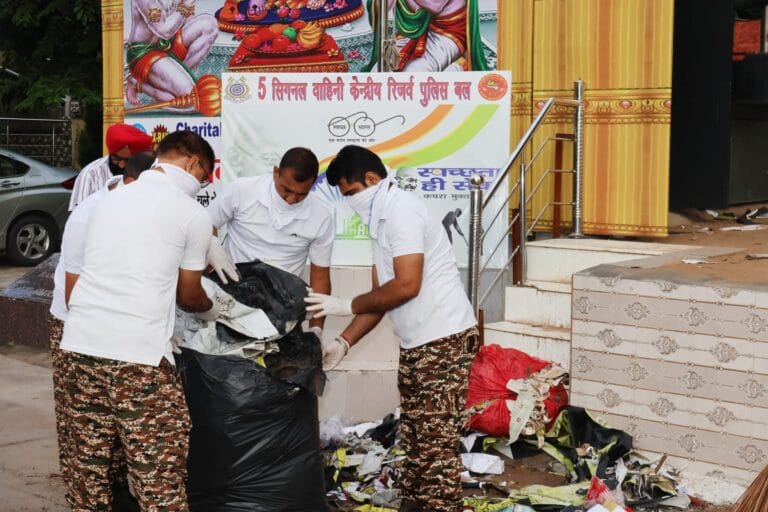 5 सिगनल वाहिनी केन्द्रीय रिजर्व पुलिस बल ने स्वच्छता ही सेवा अभियान का आयोजन किया