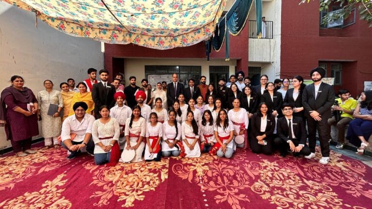 खुड्डा लाहौरा में जन सुनवाई शिविर का आयोजन
