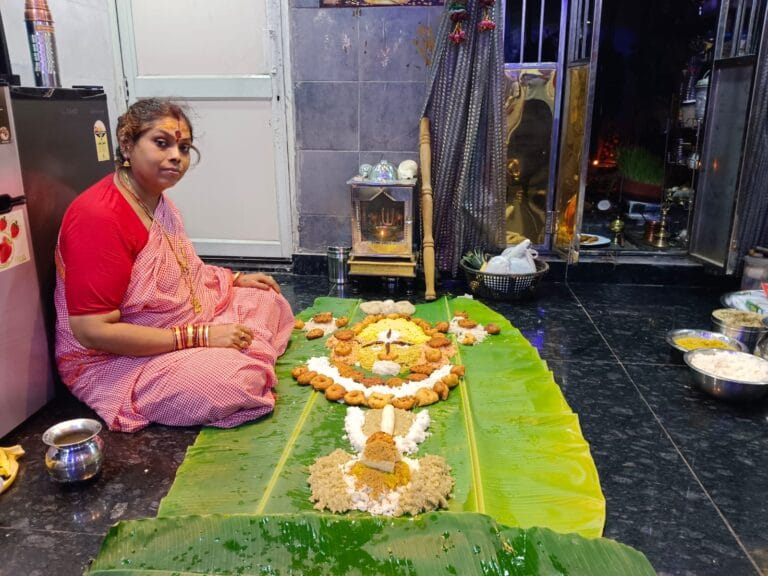 किन्नर मंदिर में नवमी पर 108 कन्याओं का पूजन