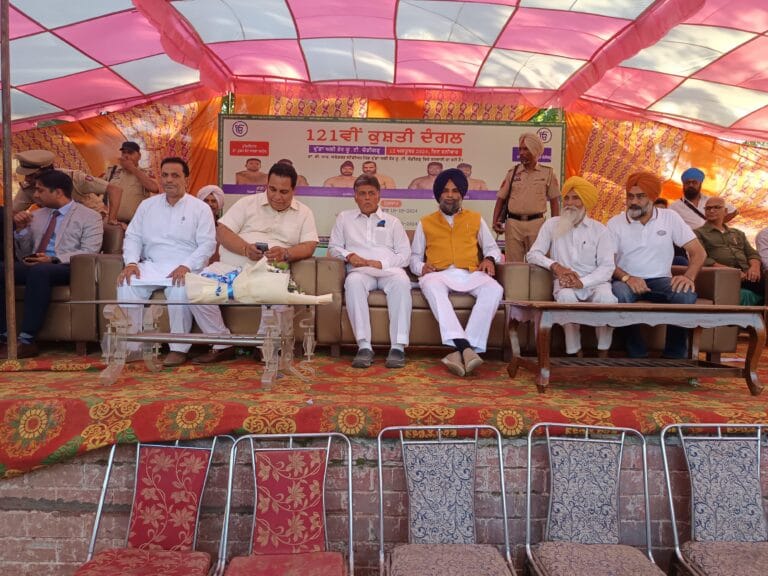 गांव खुड्डा अलीशेर में कुश्ती दंगल का हुआ आयोजन