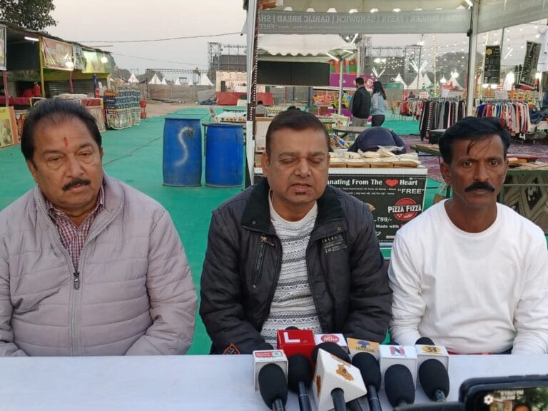 चंडीगढ़ में मिल रहा बर्फबारी का मजा, नही जरूरत शिमला मनाली जाने की