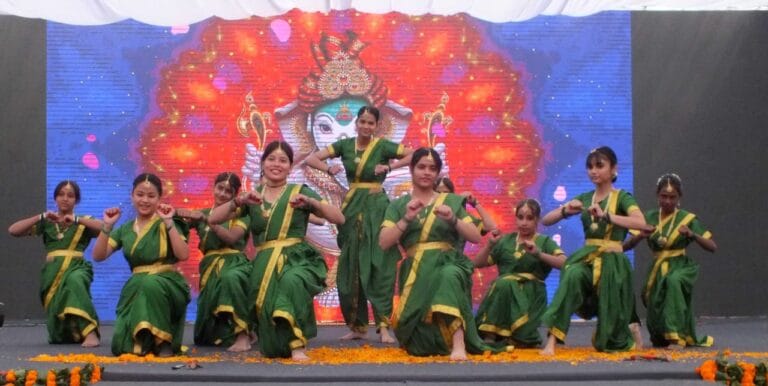 पैरागॉन किड्स और पैरागॉन सीनियर सेकेंडरी स्कूल के वार्षिक समारोह में छात्रों ने दिखाया शानदार हुनर