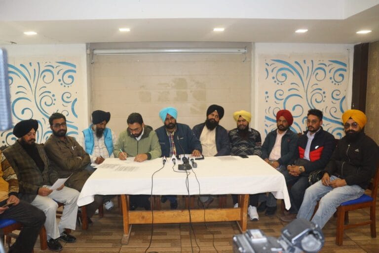 बाहरी राज्यों से चल रही हैं किलोमीटर स्कीम (प्राइवेट) बसें, परिवहन माफिया विभागों को लगा रहा करोड़ों रुपये का चूना – शमशेर सिंह ढिल्लों