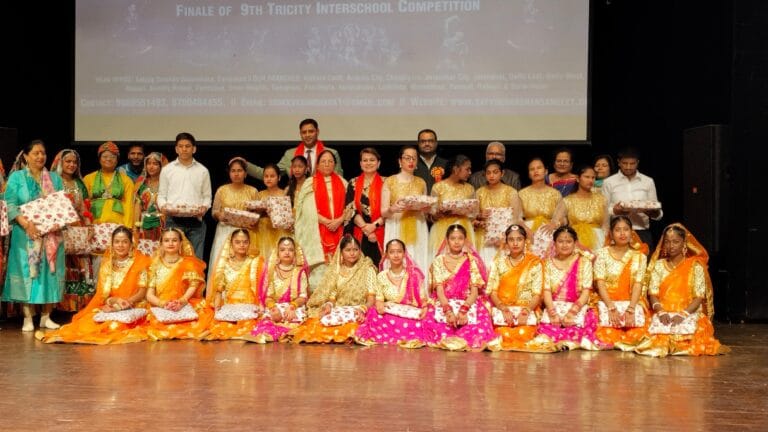 सतयुग दर्शन संगीत कला केंद्र चंडीगढ़ द्वारा स्वरांजली 2024 ग्रैंड फिनाले का भव्य आयोजन