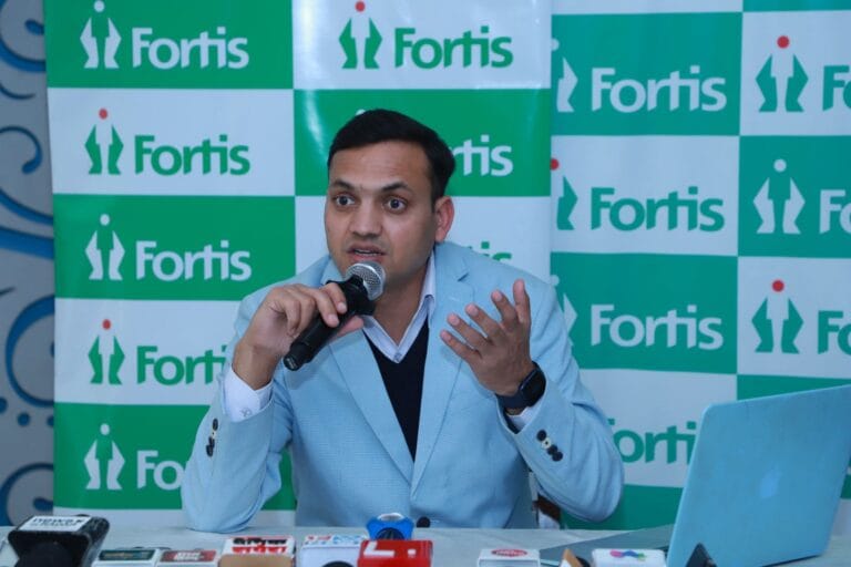 रोबोट ऐडेड सर्जरी के माध्यम से टॉन्सिल कैंसर मरीज महिला का सफलतापूर्वक किया गया इलाज