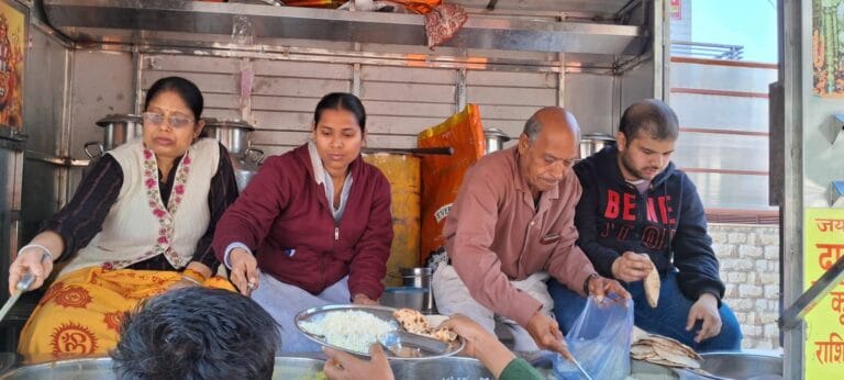 श्री श्याम करुणा फाउंडेशन ने आयोजित किया 154वां अन्न भंडारा