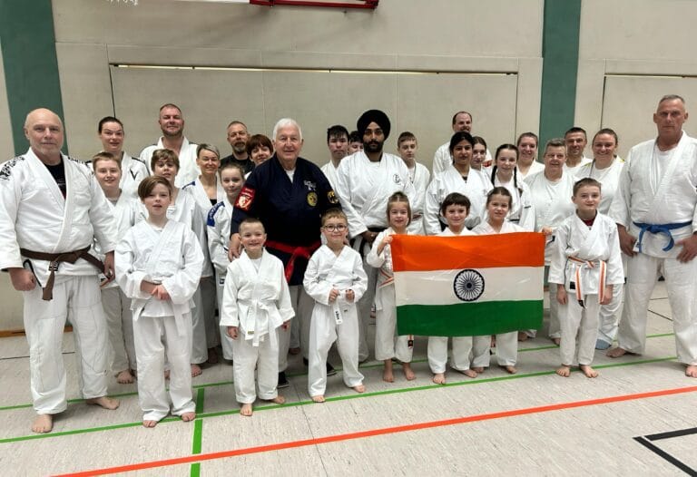 भारतीय बुडो काई डु कोच ने जर्मनी में मार्शल आर्ट प्रशिक्षण शिविर आयोजित किया