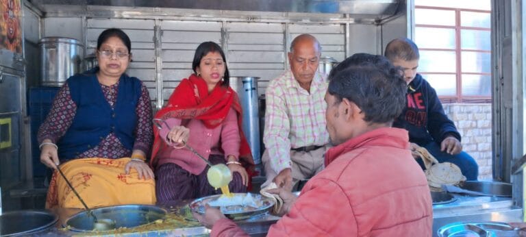 श्री श्याम करुणा फाउंडेशन ने आयोजित किया 155वां अन्न भंडारा