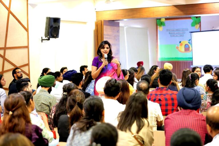 स्मॉल वंडर स्कूल में ‘आर्ट ऑफ पेरेंटिंग’ सेशन आयोजित किया गया
