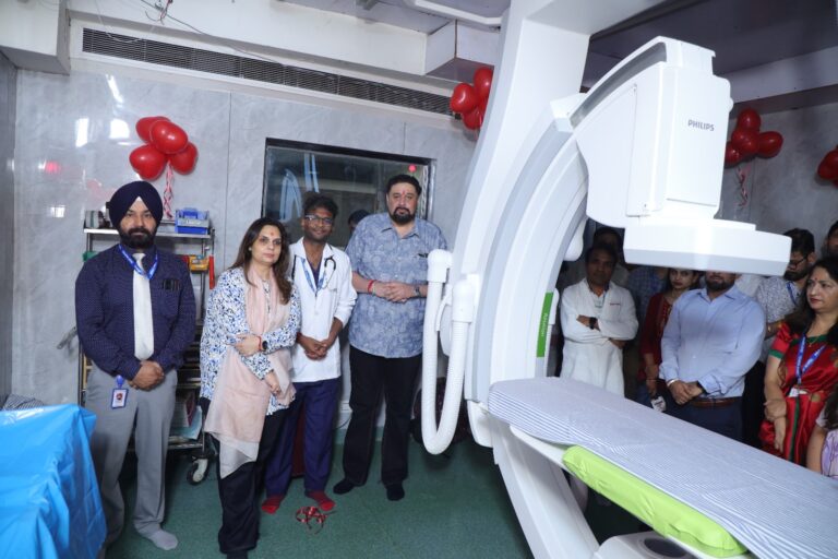 मुकट हॉस्पिटल एंड हार्ट इंस्टीट्यूट में अत्याधुनिक अज़्यूरियन कैथ लैब की शुरुआत