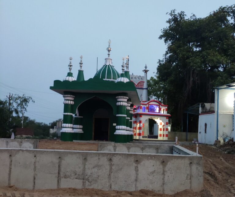 मानक टबरा गोगा मेड़ी में बाबा सैयद भराना पीर के मंदिर का निर्माण पूरा
