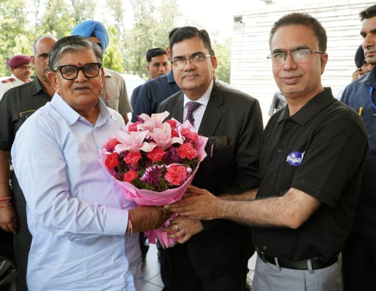 पंजाब के राज्यपाल ने दुनिया के पहले एआई-एनेबल्ड प्रॉपर्टी बुकिंग एप मिस्टरप्रॉपटेक को लॉन्च किया