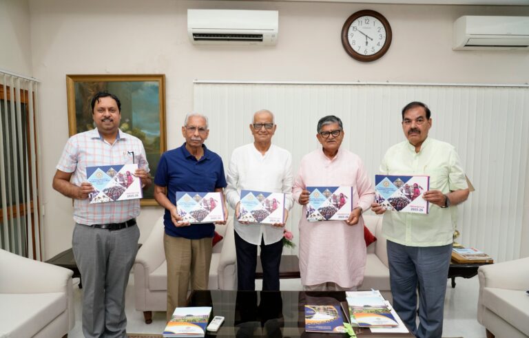 यूटी के प्रशासक ने राजभवन में लॉन्च किया एसडी कॉलेज के नए शिक्षा सत्र का प्रॉस्पेक्टस