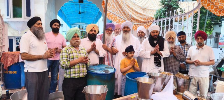 गुरुद्वारा नानकसर साहब सेक्टर 28 ने मीठे पानी की छबील लगाई