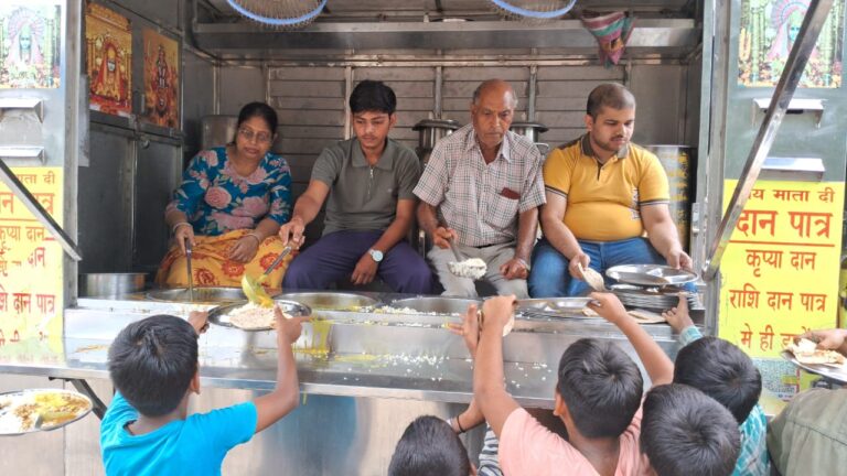 श्रावण मास में श्री श्याम करुणा फाउंडेशन द्वारा 173वां अन्न भंडारा आयोजित