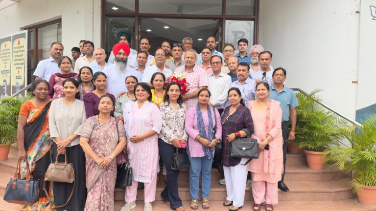 शिक्षा स्थायी समिति के चेयरमैन बनाए जाने पर जतिंदर पाल मल्होत्रा को रेवा ने दी बधाई