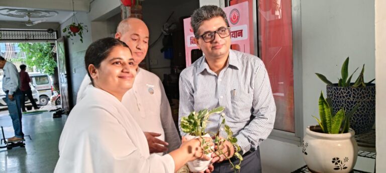 ब्रह्माकुमारीज़ की मनीमाजरा ब्रांच ने रक्तदान शिविर का किया आयोजन