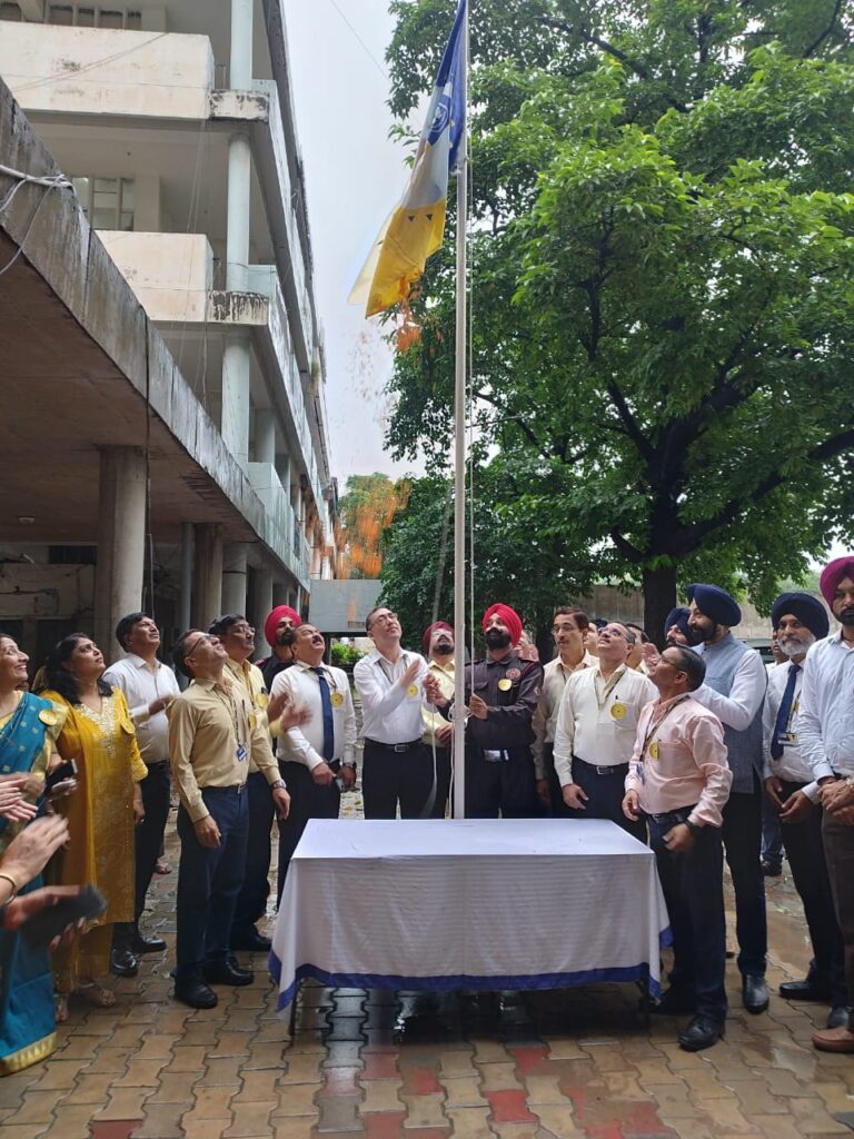 भारतीय जीवन बीमा निगम का 69वाँ स्थापना दिवस मनाया गया