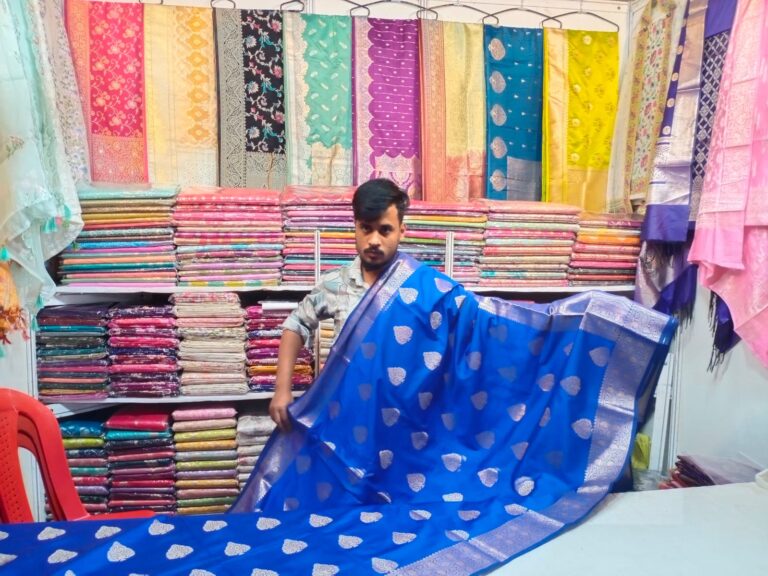 एक ही छत के नीचे देशभर की साड़ियां और डिजाइनर कलेक्शन: नेशनल सिल्क एक्सपो में करें फेस्टिवल शॉपिंग 50% तक छूट के साथ