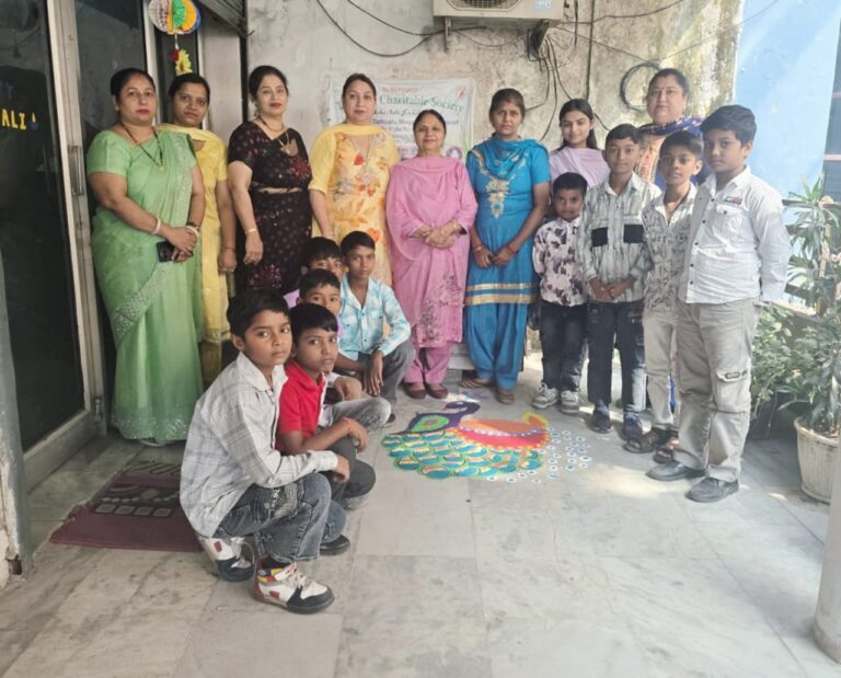 तथास्तु चैरिटेबल स्कूल ने मनाया दिवाली का त्योहार