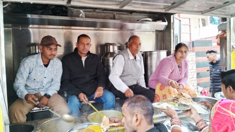 पुरुषोत्तम दास रूंगटा चैरिटेबल ट्रस्ट ने आयोजित किया अन्न भंडारा