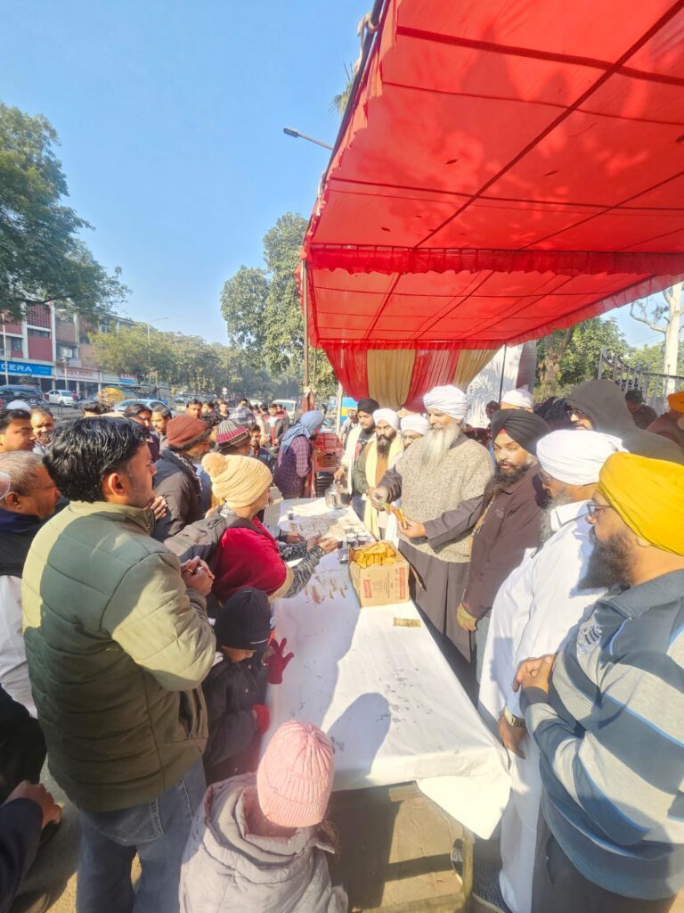 चार साहिबजादों की याद में लगाया लंगर