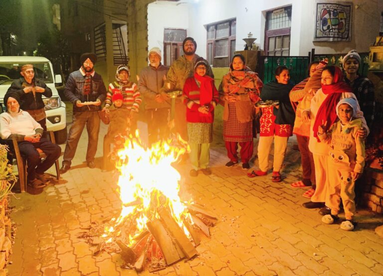 धूमधाम से मनाया लोहड़ी का पर्व
