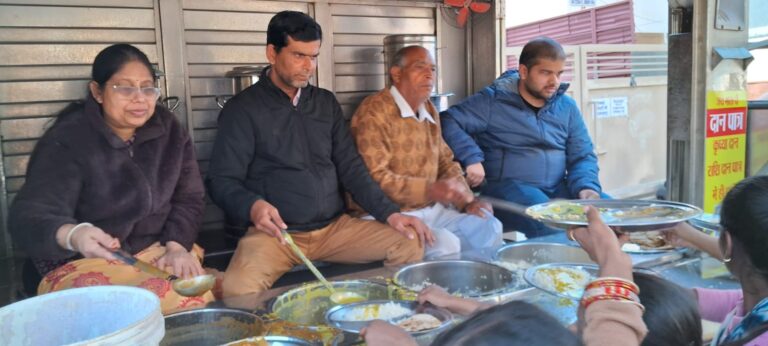 महाशिवरात्रि पर आयोजित किया भंडारा