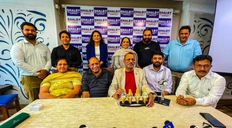 कनाडा निवासी को शैल्बी अस्पताल मोहाली में रोबोटिक नी रिप्लेसमेंट सर्जरी से मिला नया जीवन