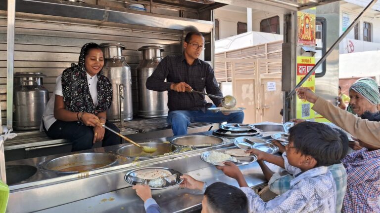 अक्षय तृतीया: पुरुषोत्तम दास रुंगटा चैरिटेबल ट्रस्ट द्वारा अन्न भंडारे का आयोजन
