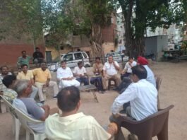 सेक्टर-30, वार्ड नं. 18 में नागरिकों की समस्याओं को लेकर भाजपा प्रदेश प्रवक्ता नरेश अरोड़ा ने की बैठक
